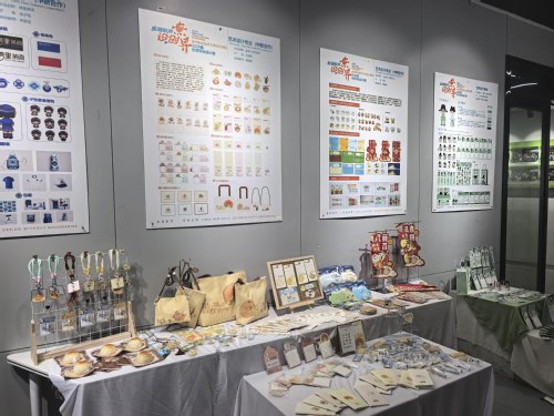 【校园文化】报到日，先看展！—...