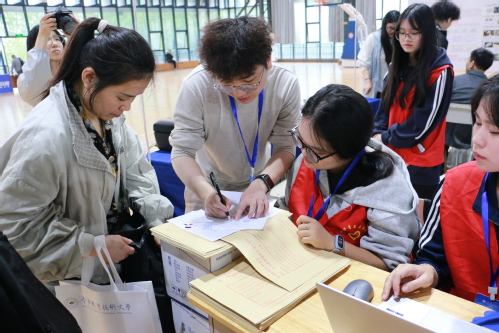【学生工作】雨天赴约，暖意相迎...